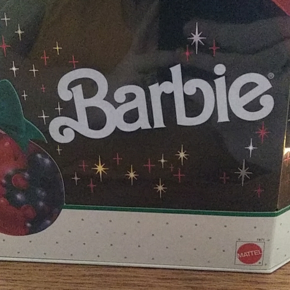 1991 Holiday Barbie - Picture 2 of 5